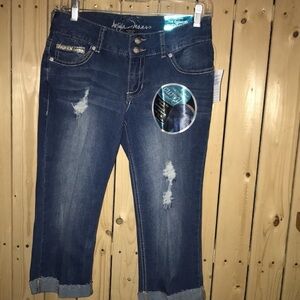 Arya Distressed Capri Jeans 7/8 NWT